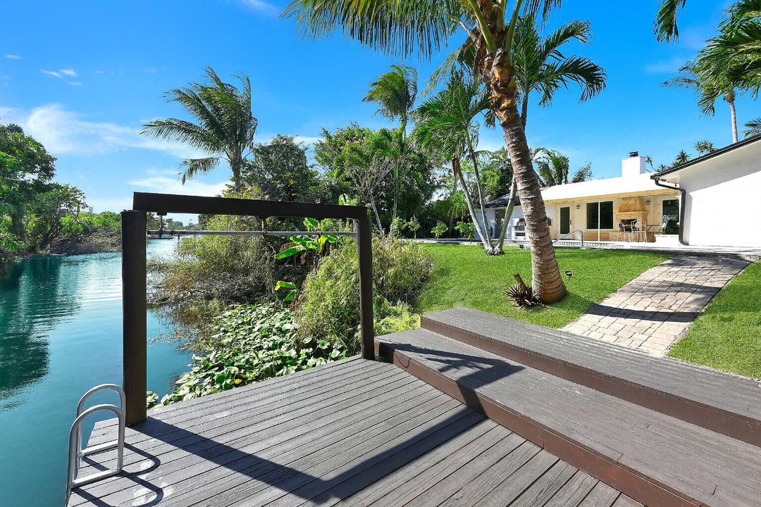 For Sale: $1,550,000 (3 beds, 2 baths, 1968 Square Feet)