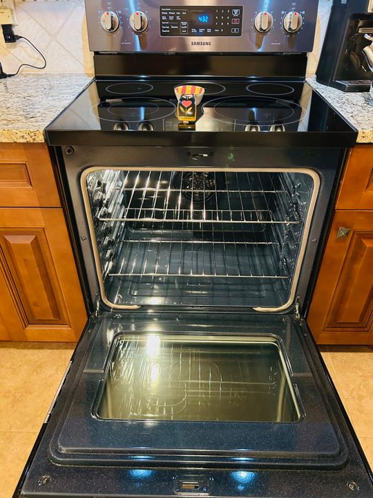 На продажу: $174,900 (2 спален, 2 ванн, 937 Квадратных фут)