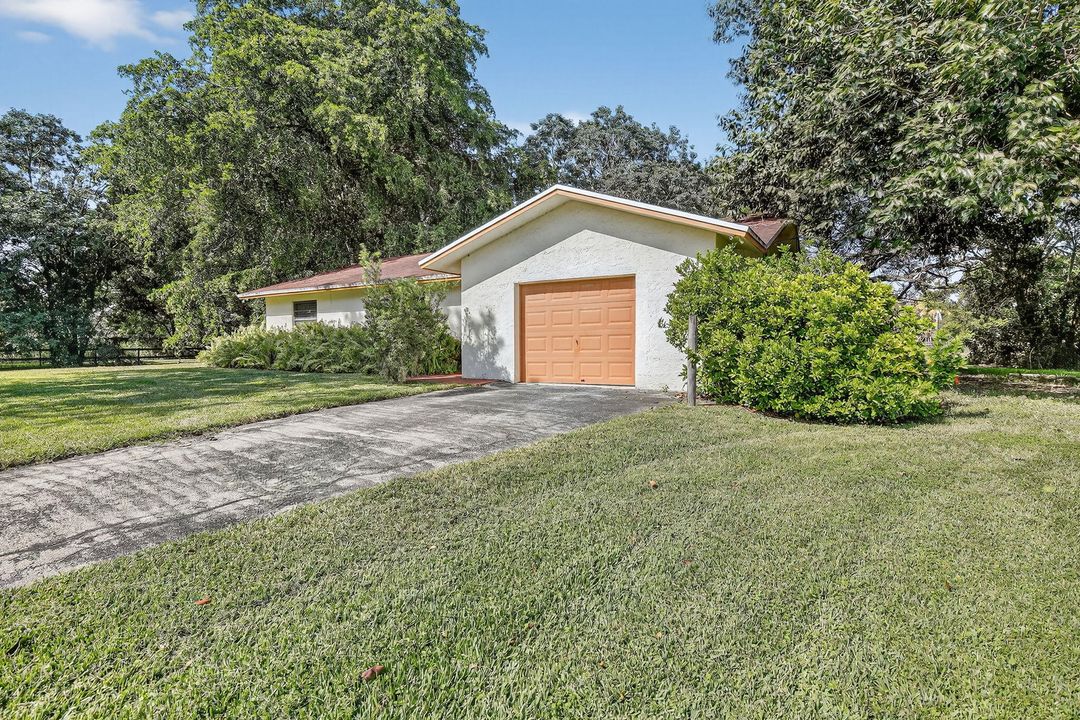 合同活跃: $800,000 (3 贝兹, 2 浴室, 1425 平方英尺)