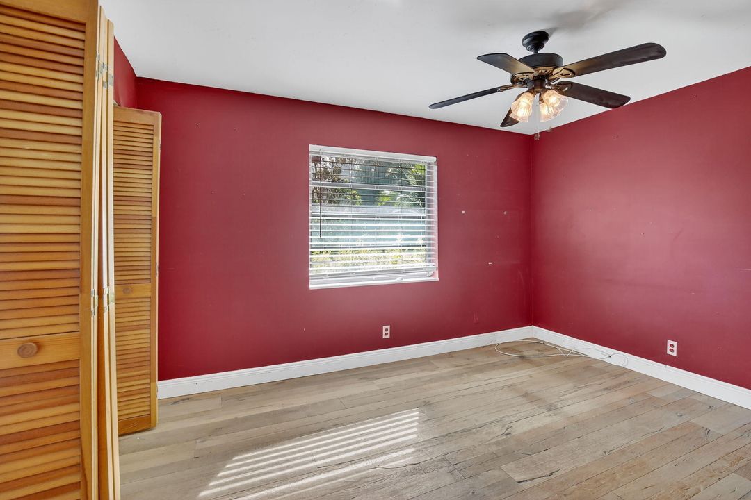 合同活跃: $800,000 (3 贝兹, 2 浴室, 1425 平方英尺)