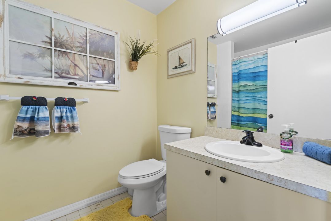 For Sale: $179,000 (1 beds, 2 baths, 1216 Square Feet)