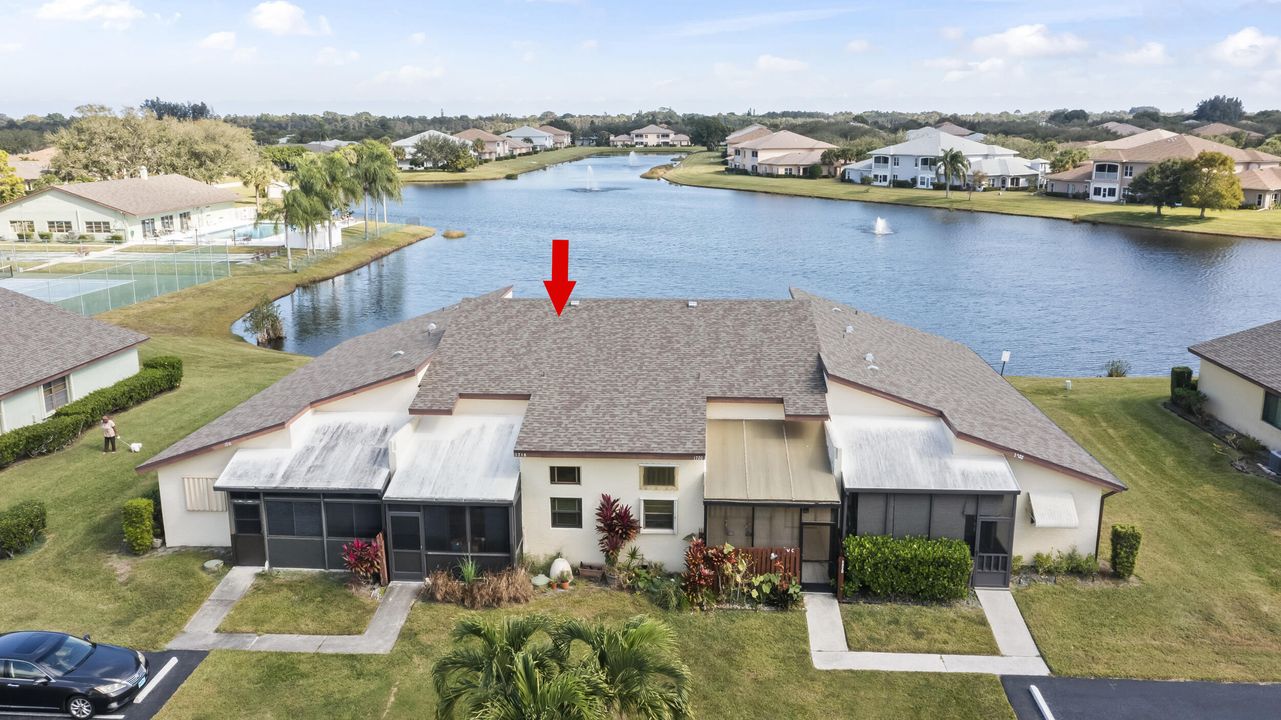 For Sale: $179,000 (1 beds, 2 baths, 1216 Square Feet)