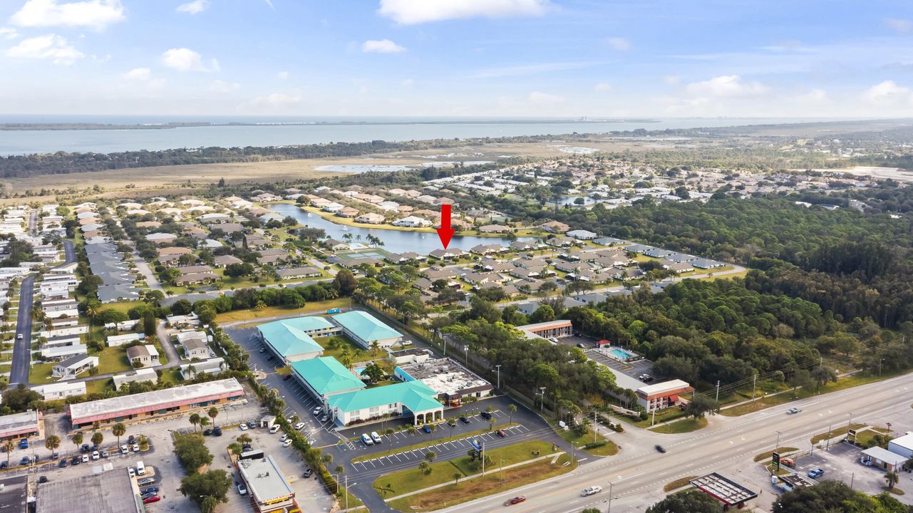 For Sale: $179,000 (1 beds, 2 baths, 1216 Square Feet)