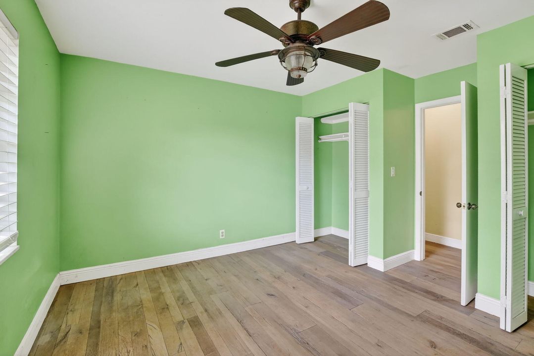 合同活跃: $800,000 (3 贝兹, 2 浴室, 1425 平方英尺)