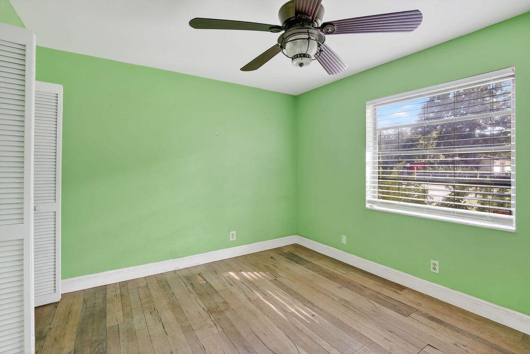 合同活跃: $800,000 (3 贝兹, 2 浴室, 1425 平方英尺)