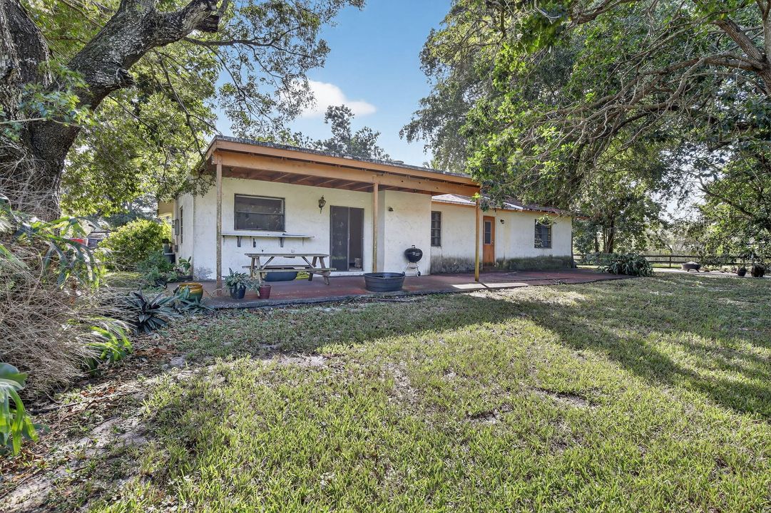 合同活跃: $800,000 (3 贝兹, 2 浴室, 1425 平方英尺)