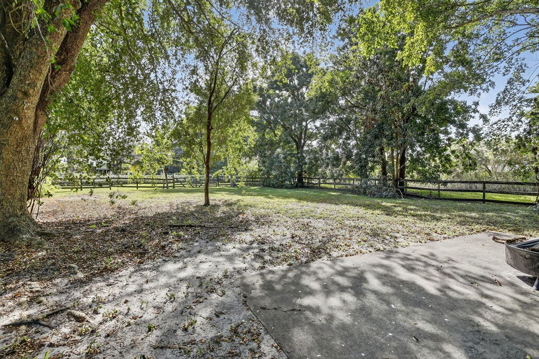 合同活跃: $800,000 (3 贝兹, 2 浴室, 1425 平方英尺)