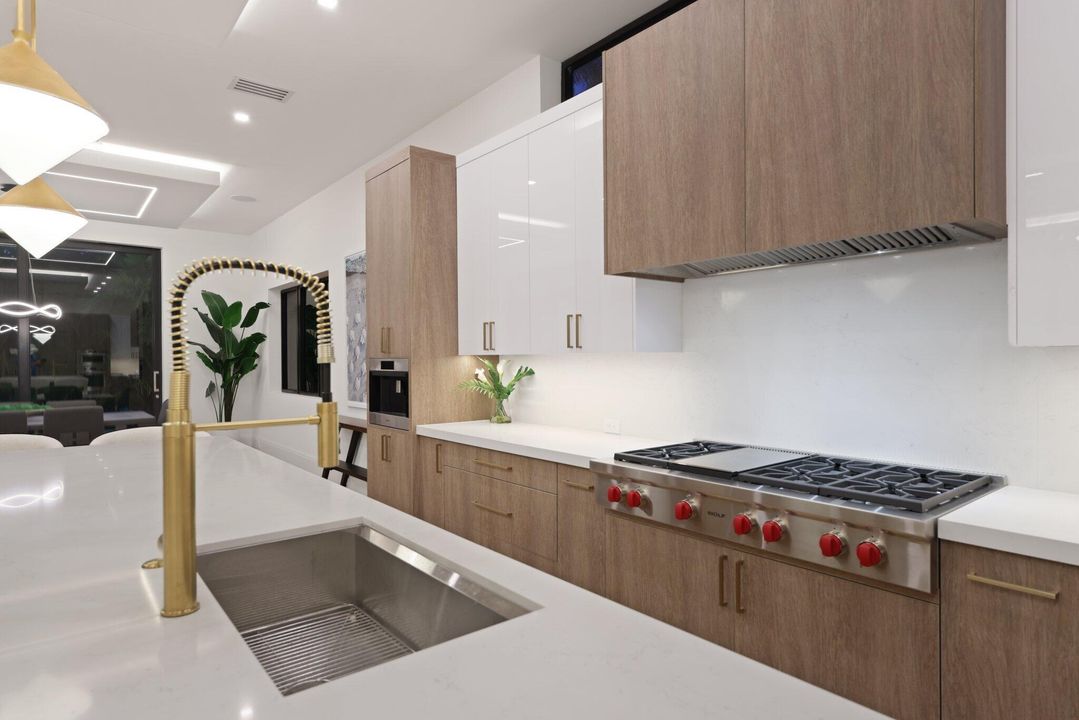 待售: $7,199,999 (5 贝兹, 5 浴室, 5021 平方英尺)