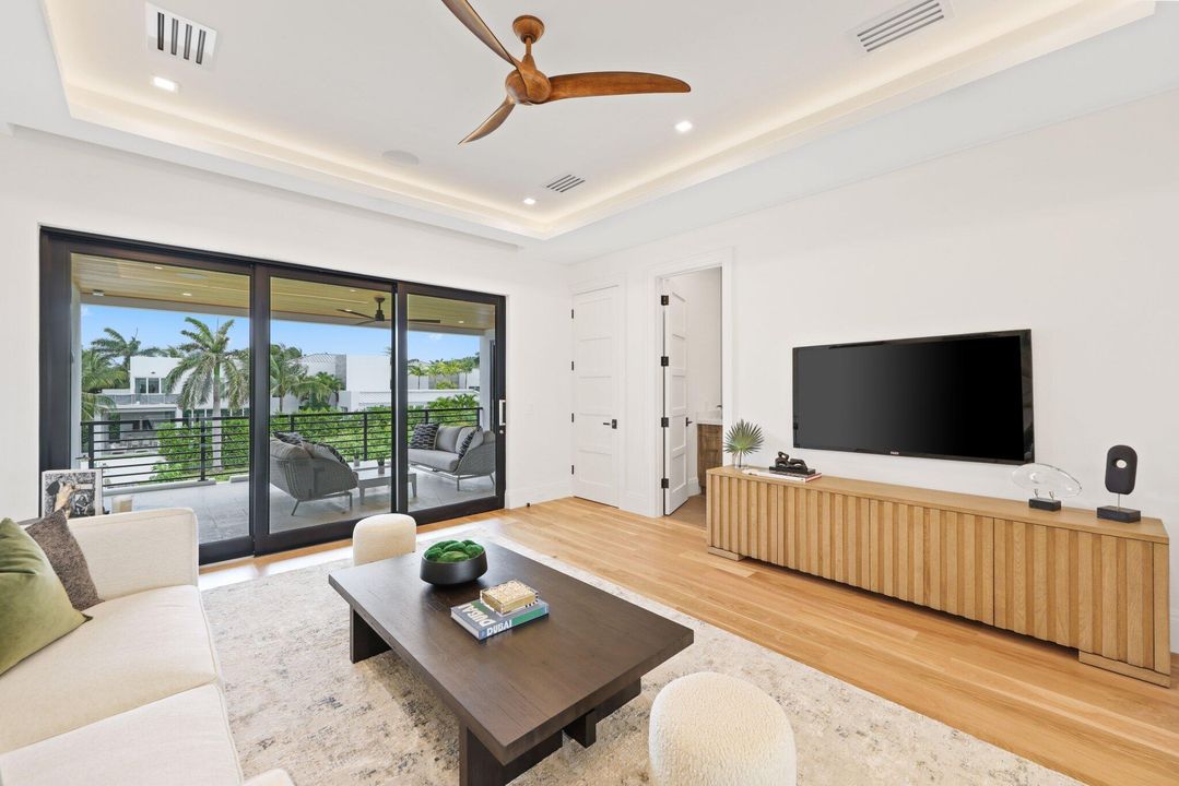 待售: $7,199,999 (5 贝兹, 5 浴室, 5021 平方英尺)