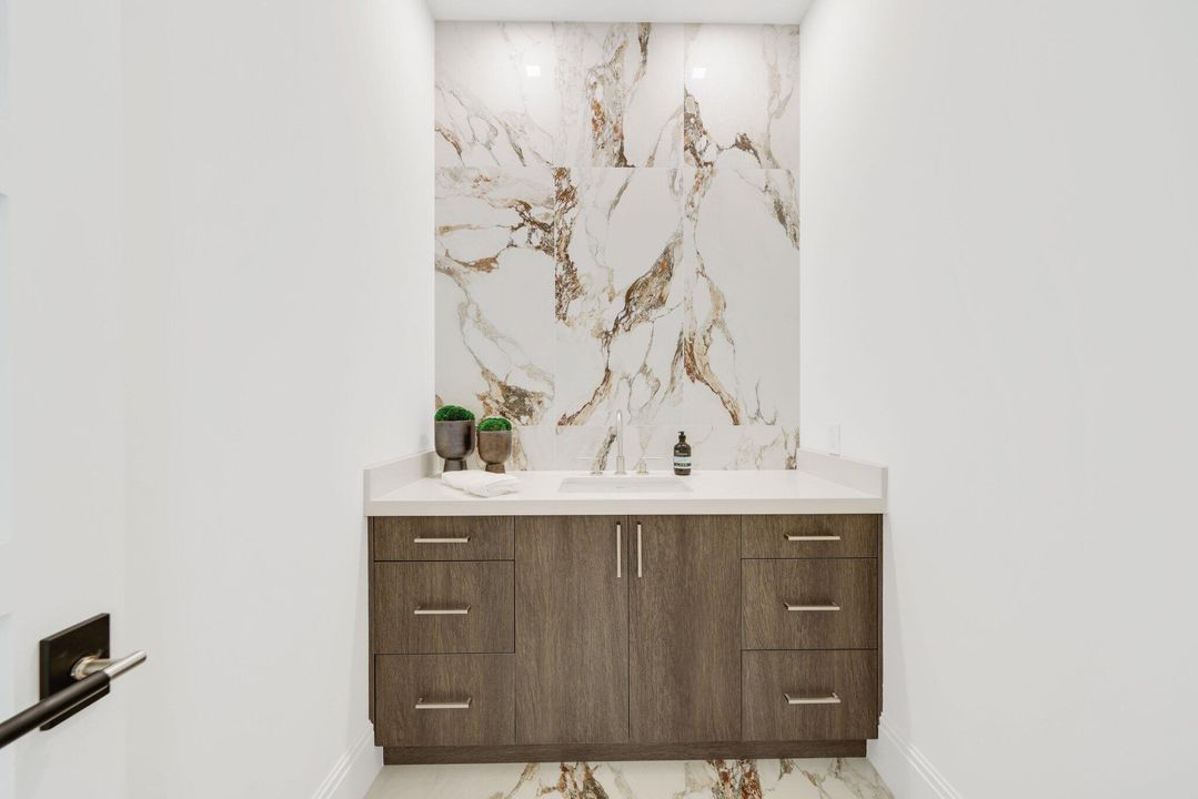 待售: $7,199,999 (5 贝兹, 5 浴室, 5021 平方英尺)