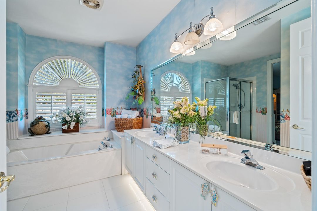 For Sale: $1,450,000 (4 beds, 4 baths, 3983 Square Feet)