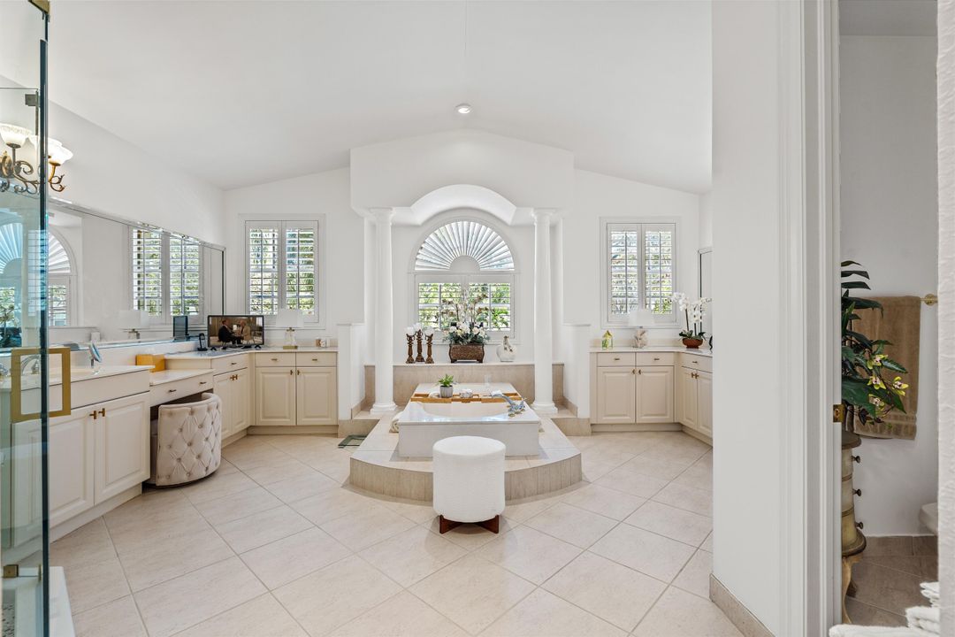 For Sale: $1,450,000 (4 beds, 4 baths, 3983 Square Feet)