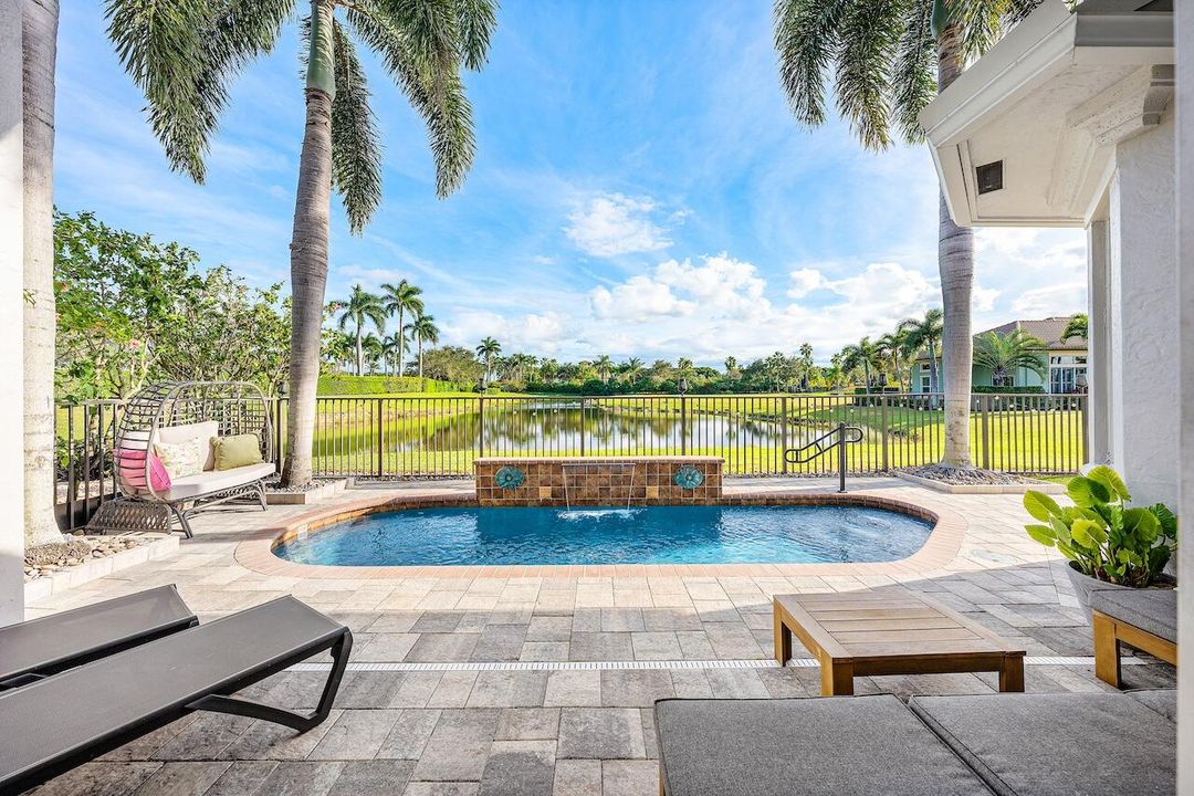 На продажу: $889,000 (4 спален, 4 ванн, 2475 Квадратных фут)