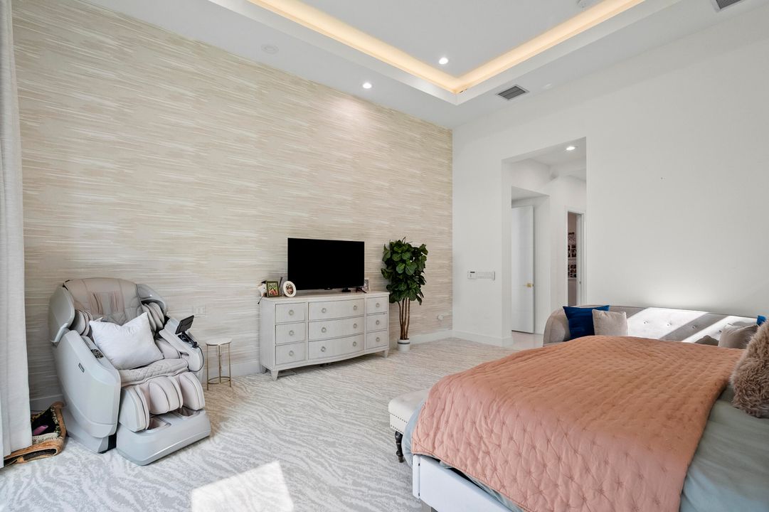 待售: $2,500,000 (4 贝兹, 3 浴室, 4341 平方英尺)