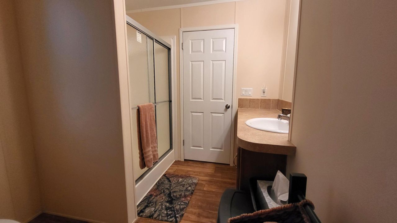 Active With Contract: $205,000 (3 beds, 2 baths, 1223 Square Feet)