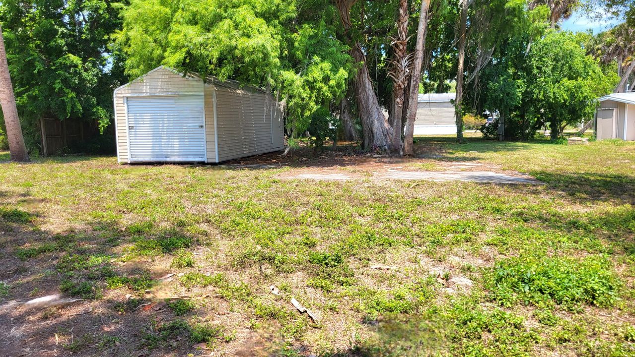 Active With Contract: $205,000 (3 beds, 2 baths, 1223 Square Feet)