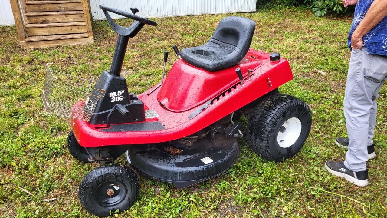 Active With Contract: $205,000 (3 beds, 2 baths, 1223 Square Feet)