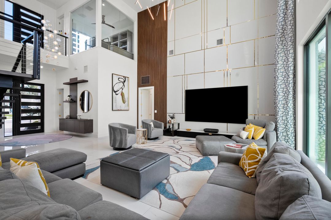 待售: $2,500,000 (4 贝兹, 3 浴室, 4341 平方英尺)