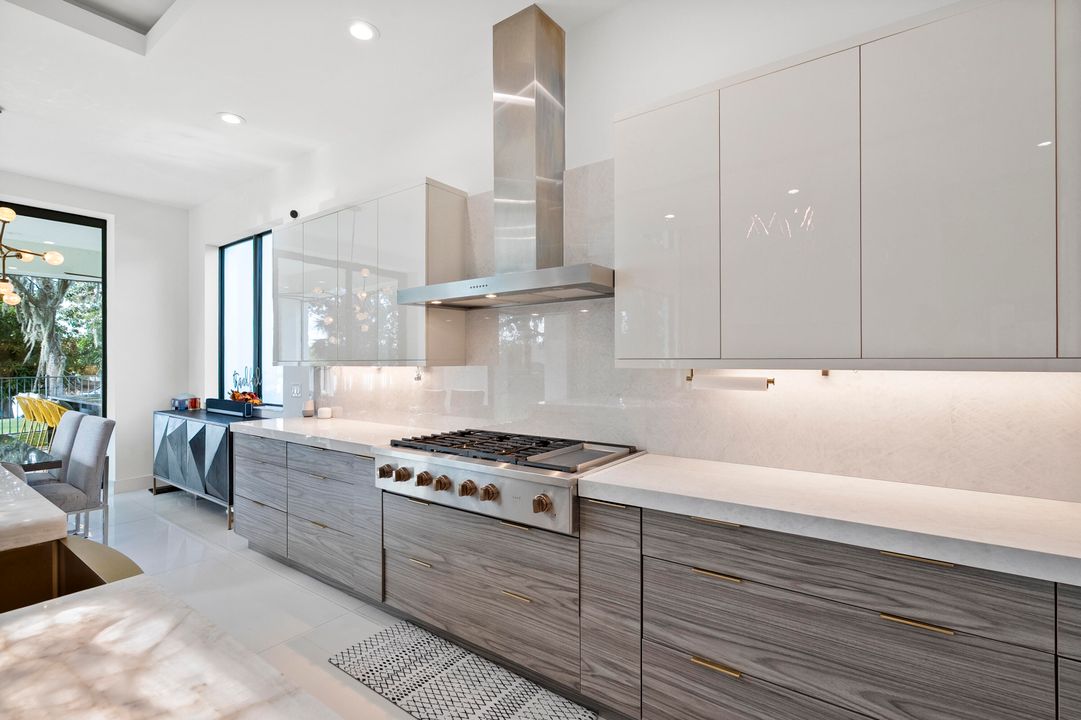 待售: $2,500,000 (4 贝兹, 3 浴室, 4341 平方英尺)