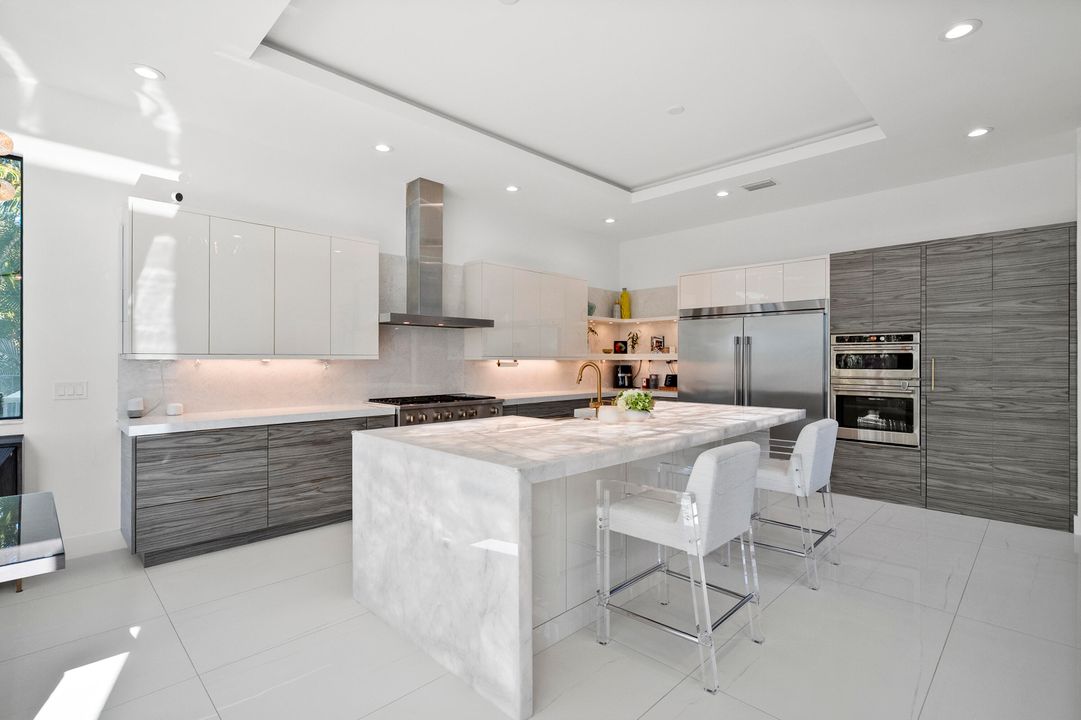 待售: $2,500,000 (4 贝兹, 3 浴室, 4341 平方英尺)