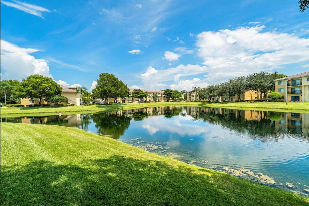 Active With Contract: $2,200 (2 beds, 2 baths, 1075 Square Feet)