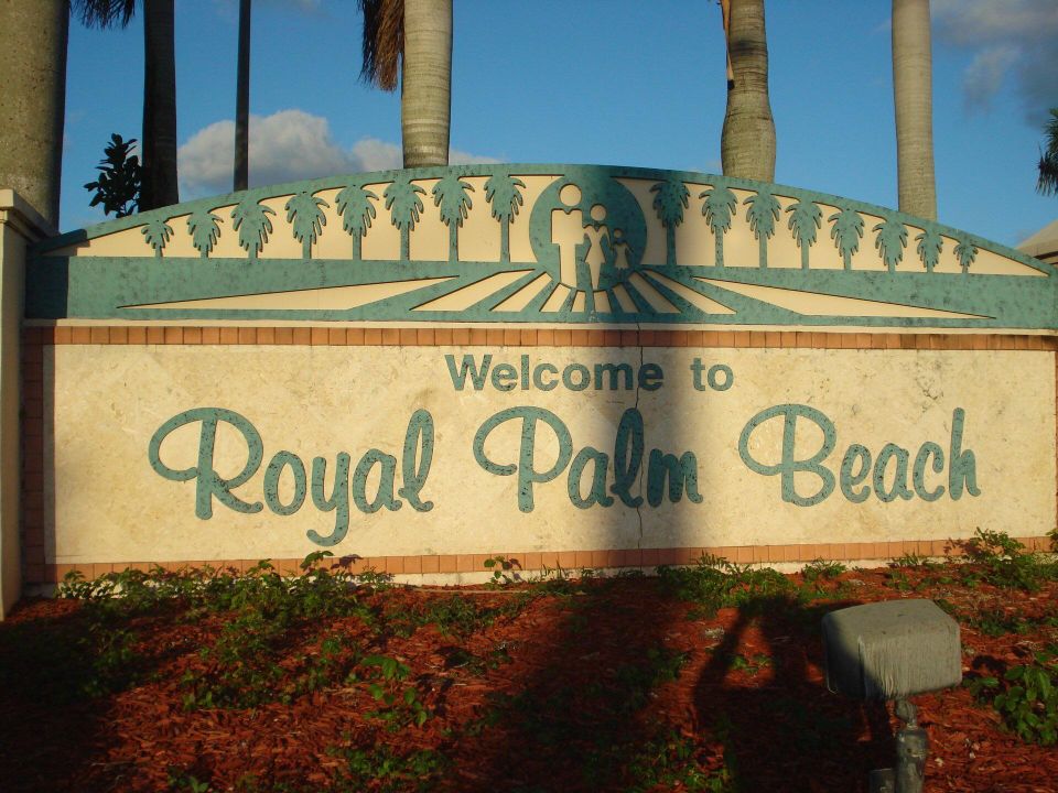 Active With Contract: $2,200 (2 beds, 2 baths, 1075 Square Feet)