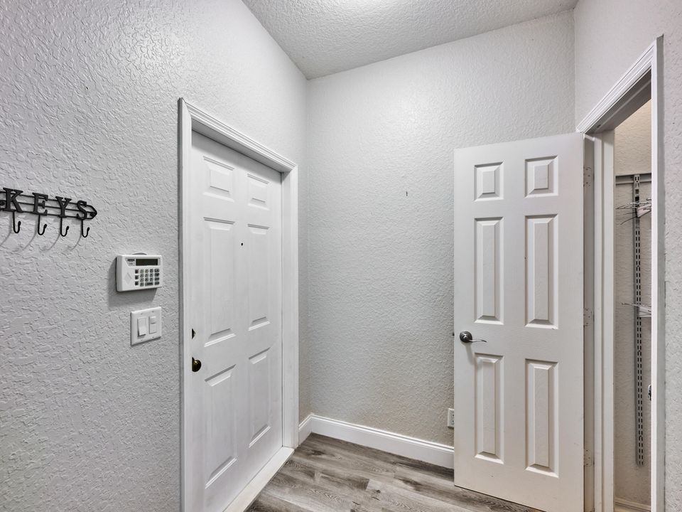 For Sale: $429,000 (2 beds, 2 baths, 1542 Square Feet)