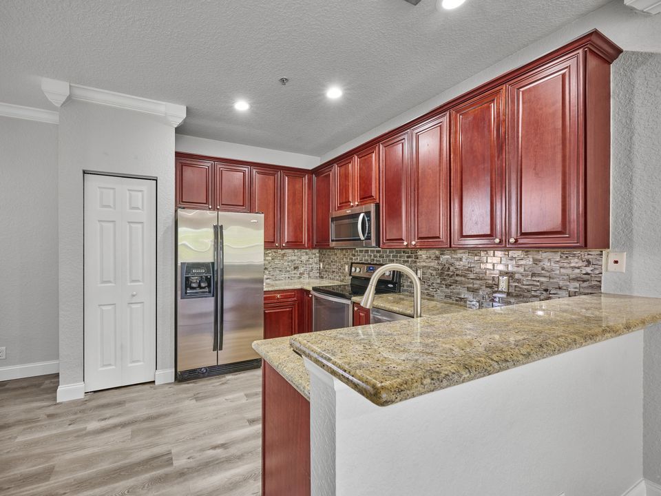 For Sale: $429,000 (2 beds, 2 baths, 1542 Square Feet)