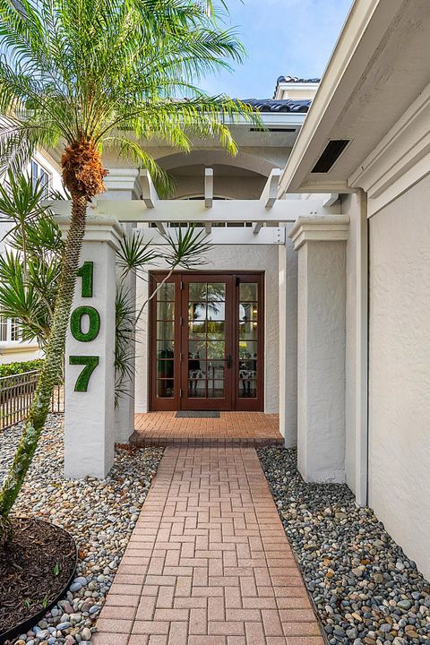 На продажу: $889,000 (4 спален, 4 ванн, 2475 Квадратных фут)