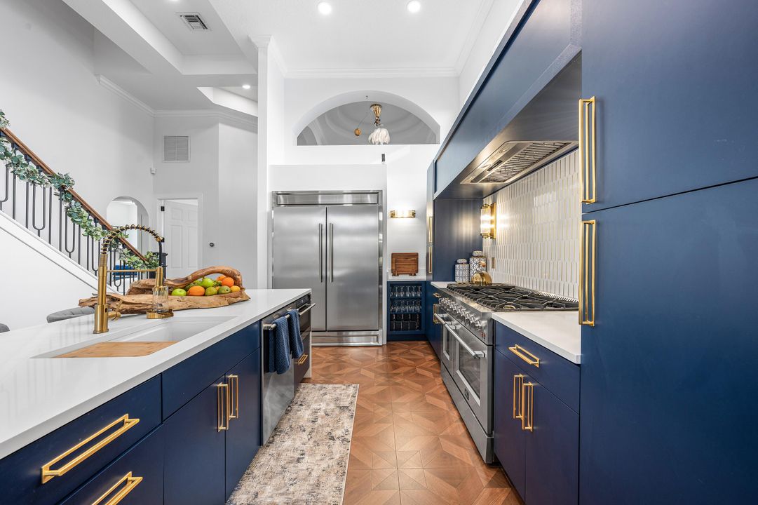 На продажу: $889,000 (4 спален, 4 ванн, 2475 Квадратных фут)