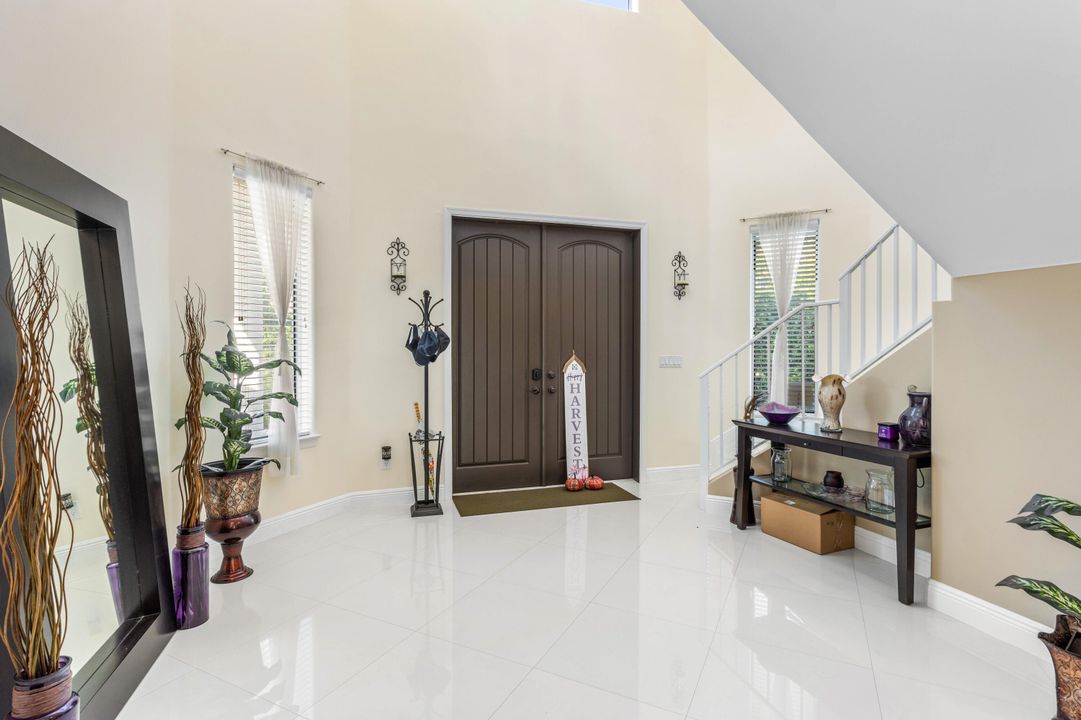 En Renta: $12,000 (4 camas, 3 baños, 2637 Pies cuadrados)