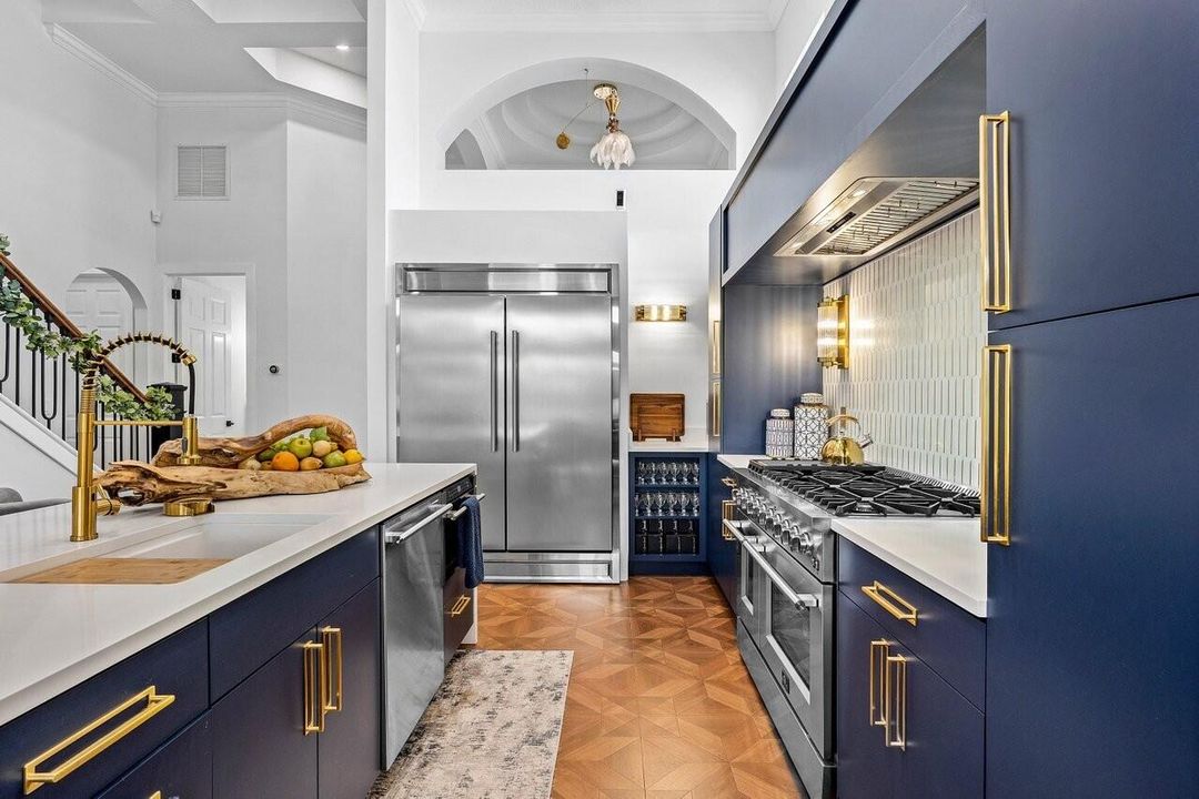 На продажу: $889,000 (4 спален, 4 ванн, 2475 Квадратных фут)