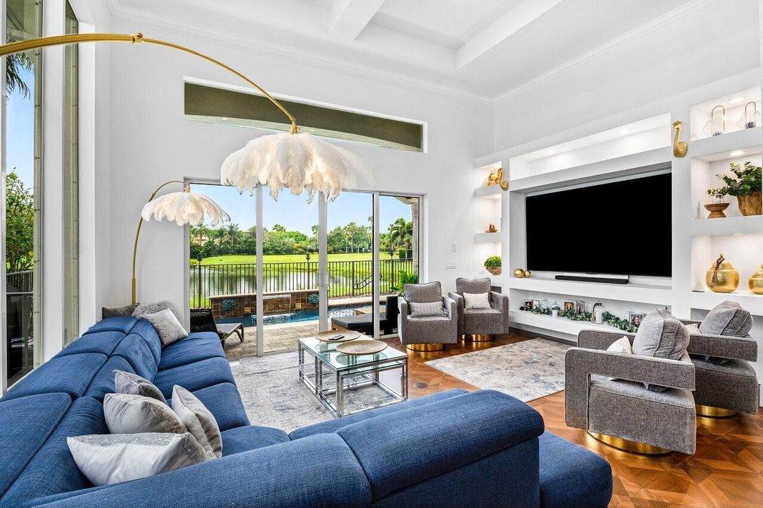 На продажу: $889,000 (4 спален, 4 ванн, 2475 Квадратных фут)