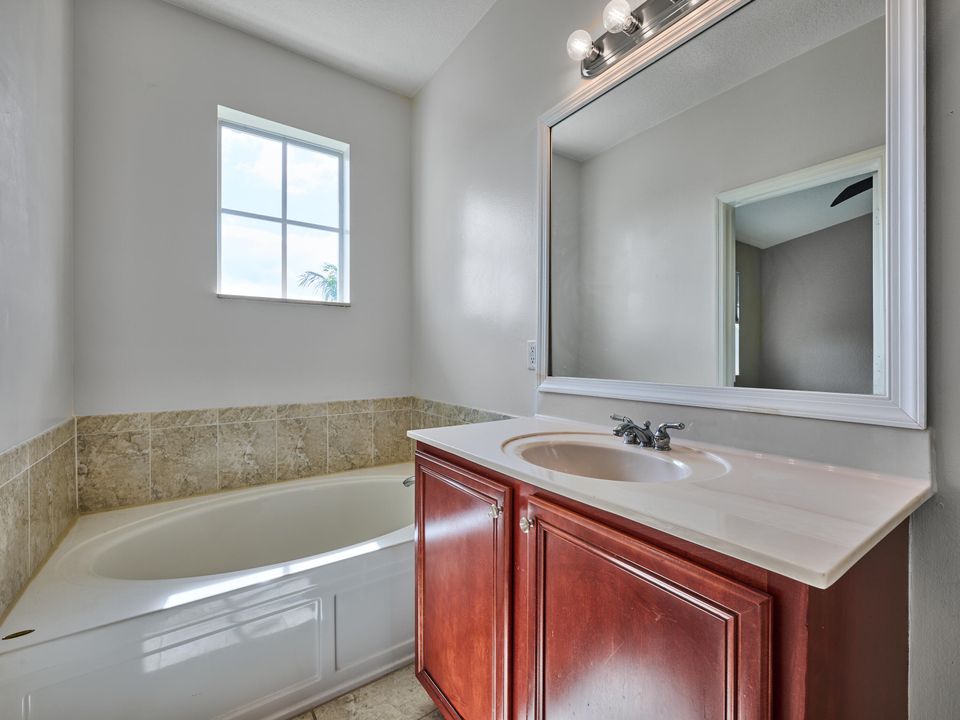 For Sale: $429,000 (2 beds, 2 baths, 1542 Square Feet)