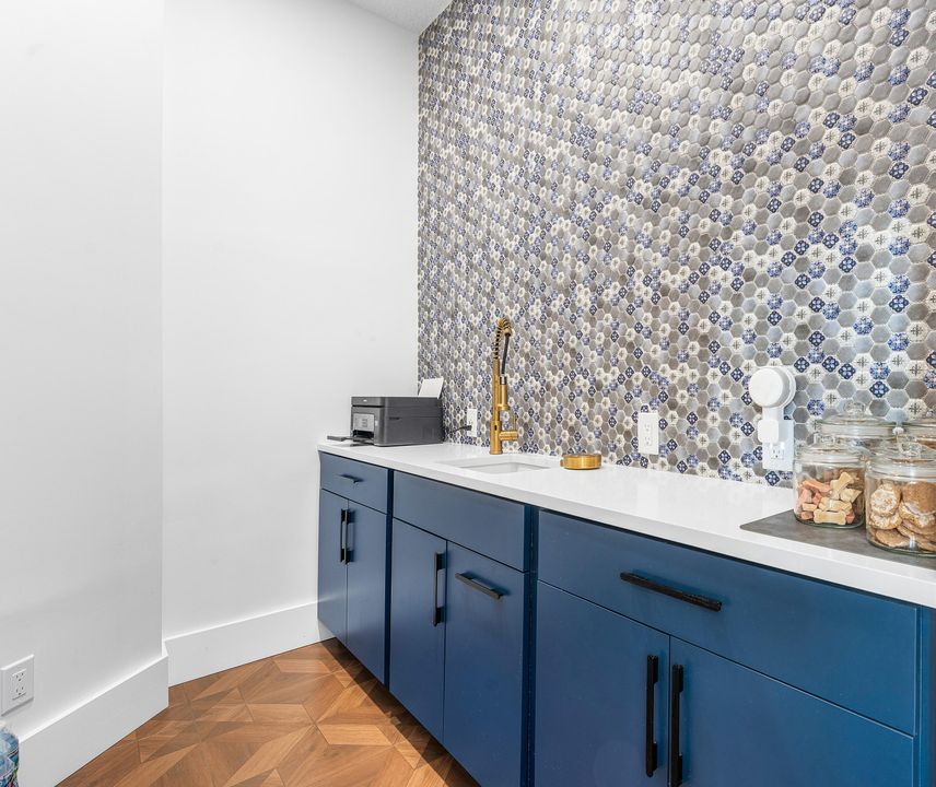 На продажу: $889,000 (4 спален, 4 ванн, 2475 Квадратных фут)