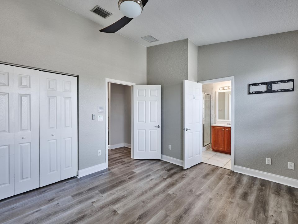 For Sale: $429,000 (2 beds, 2 baths, 1542 Square Feet)