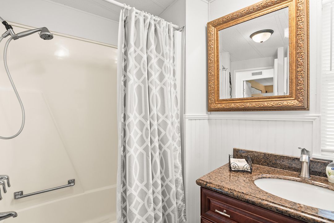 На продажу: $103,000 (2 спален, 2 ванн, 1152 Квадратных фут)