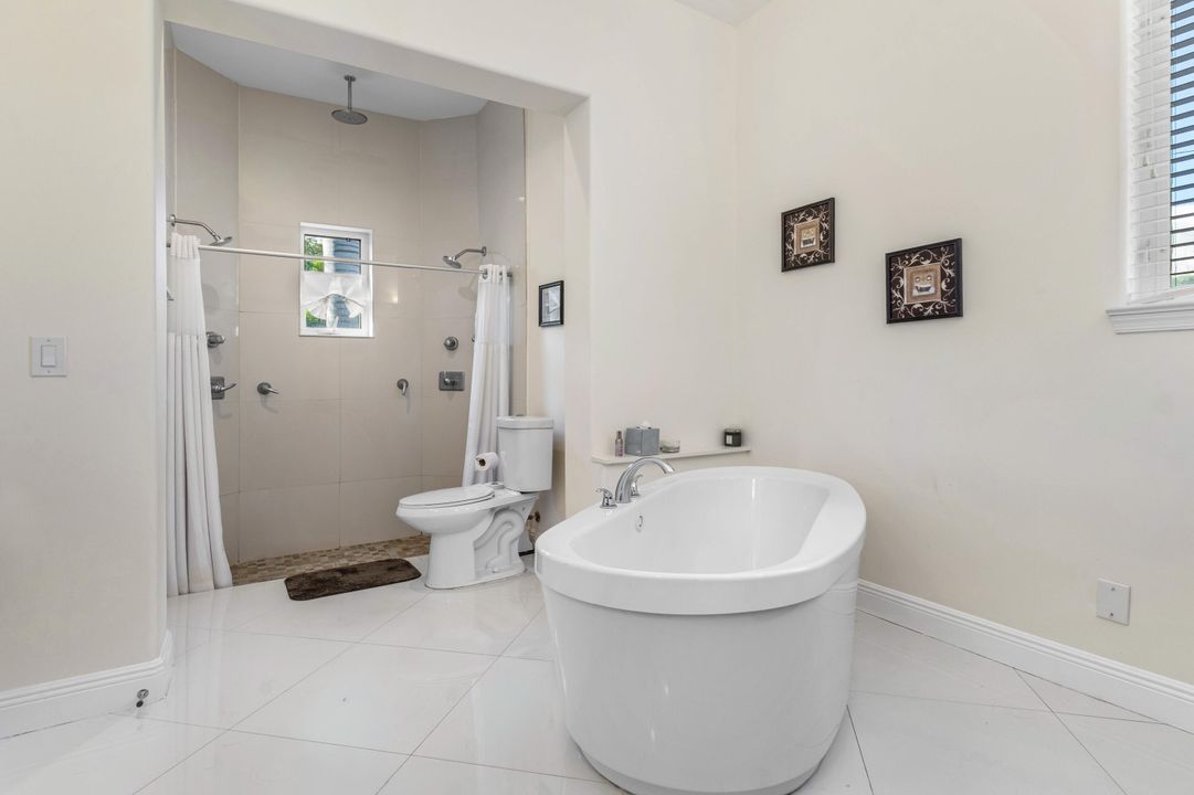 En Renta: $12,000 (4 camas, 3 baños, 2637 Pies cuadrados)