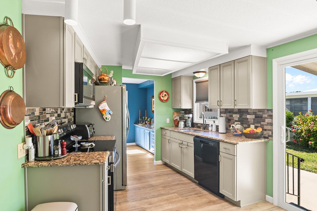 На продажу: $103,000 (2 спален, 2 ванн, 1152 Квадратных фут)