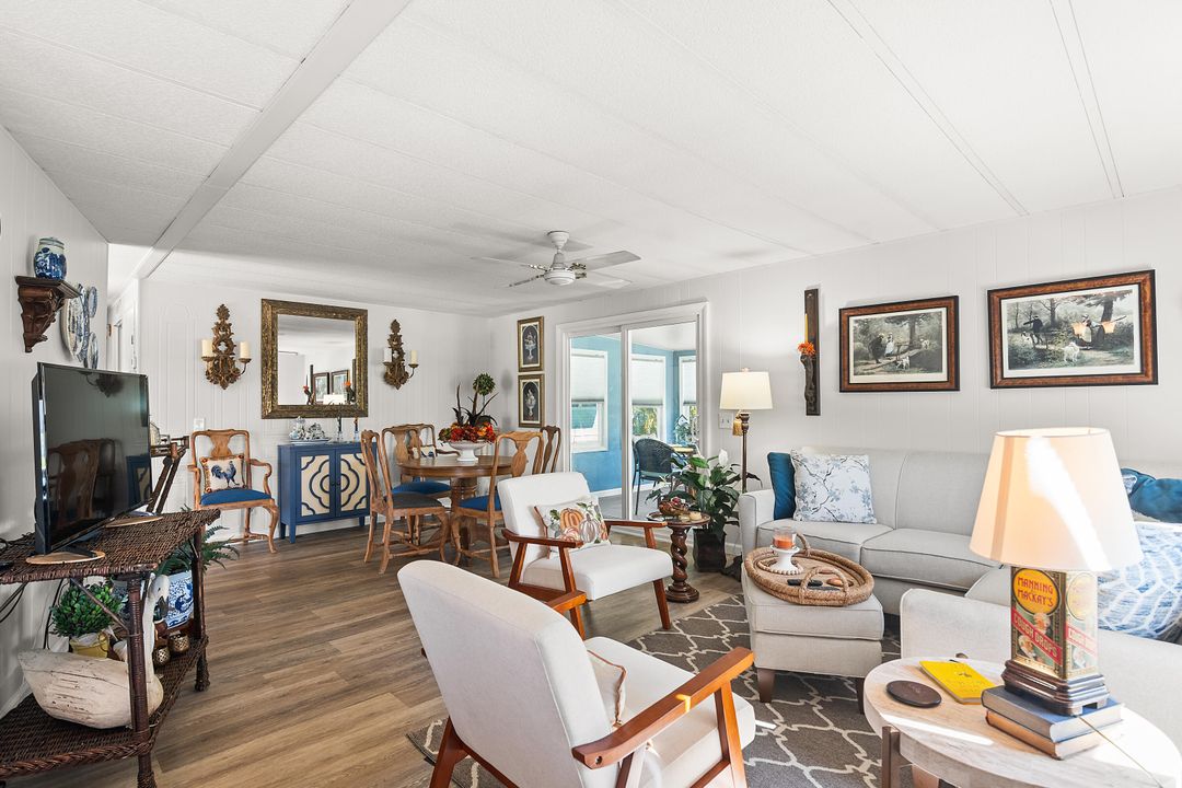 На продажу: $103,000 (2 спален, 2 ванн, 1152 Квадратных фут)