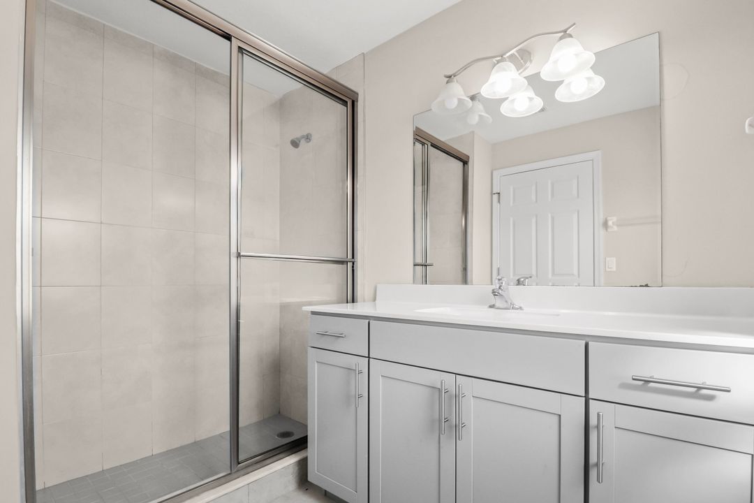 出租: $1,700 (2 贝兹, 2 浴室, 1000 平方英尺)