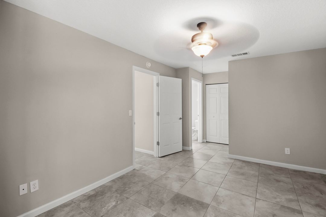 出租: $1,700 (2 贝兹, 2 浴室, 1000 平方英尺)