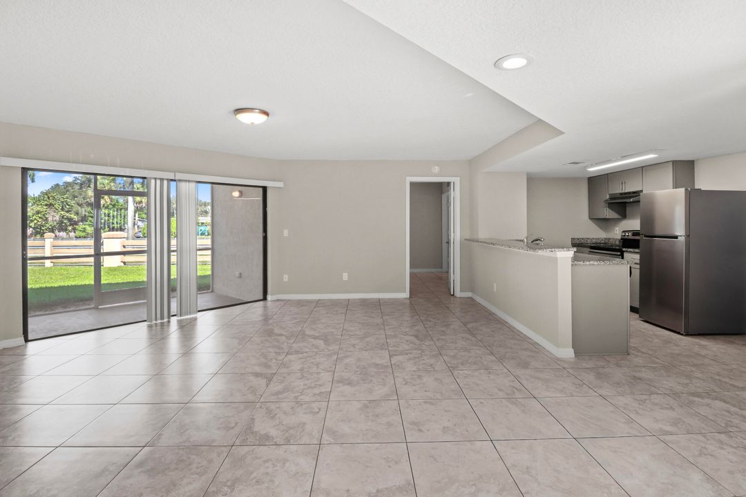 出租: $1,700 (2 贝兹, 2 浴室, 1000 平方英尺)