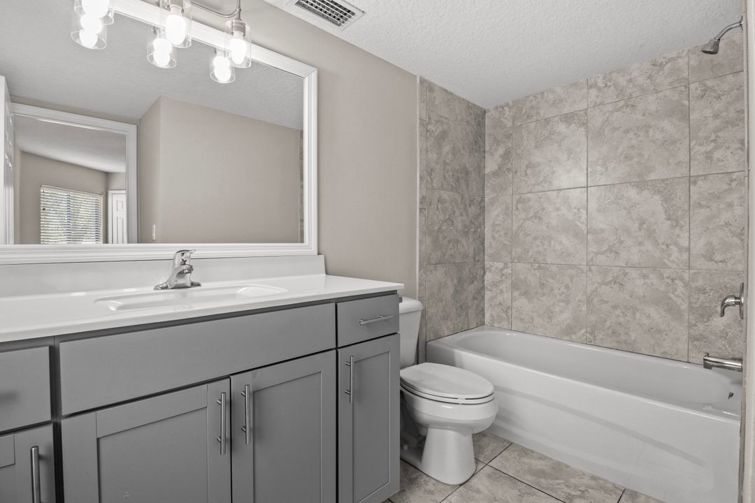 出租: $1,700 (2 贝兹, 2 浴室, 1000 平方英尺)