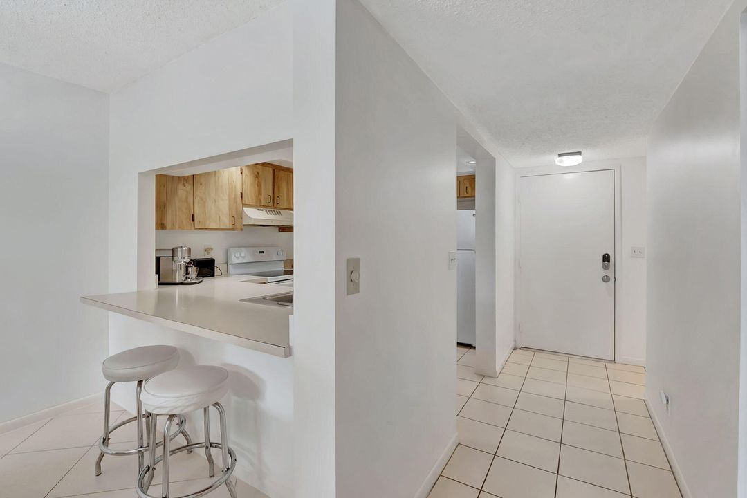 В аренду: $2,300 (1 спален, 1 ванн, 724 Квадратных фут)