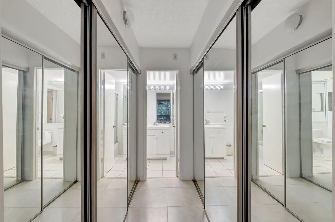 В аренду: $2,300 (1 спален, 1 ванн, 724 Квадратных фут)