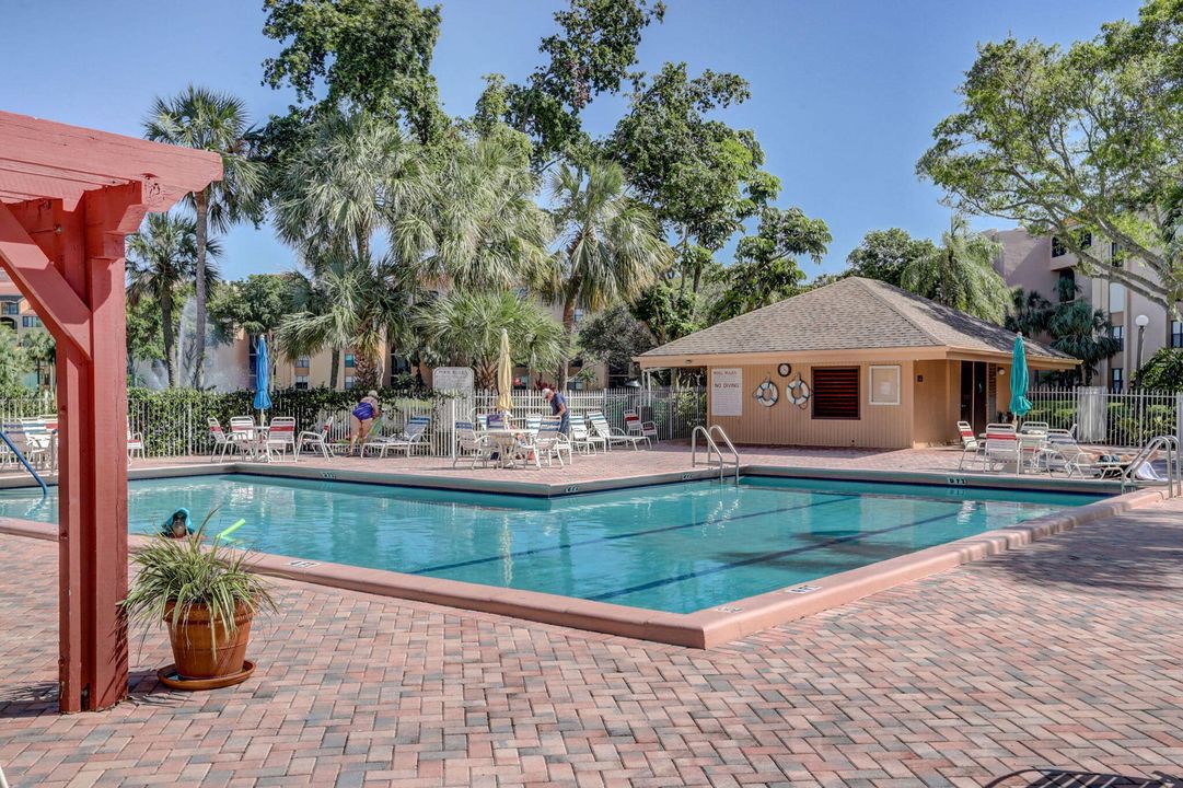 В аренду: $2,300 (1 спален, 1 ванн, 724 Квадратных фут)