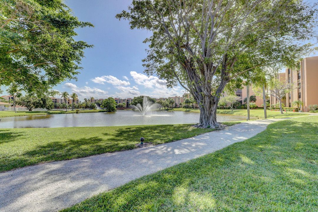 В аренду: $2,300 (1 спален, 1 ванн, 724 Квадратных фут)