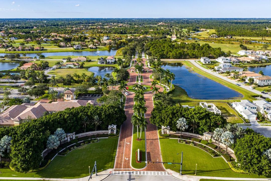 На продажу: $889,000 (4 спален, 4 ванн, 2475 Квадратных фут)