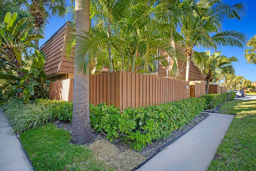 待售: $489,000 (2 贝兹, 2 浴室, 1236 平方英尺)